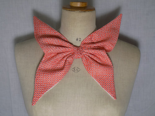 1930,s Statement Bow