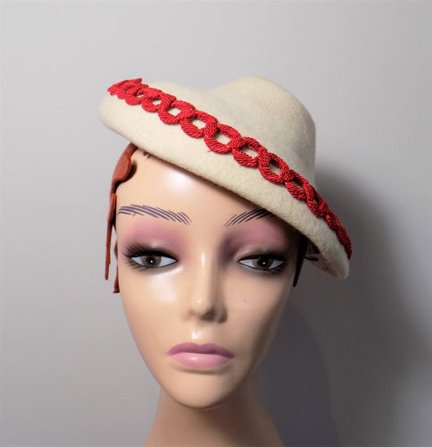 30s/40s Style Tilt Hat.